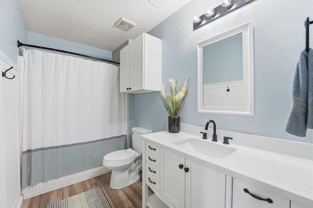 6215 Lake Chase Court, Katy, TX 77493