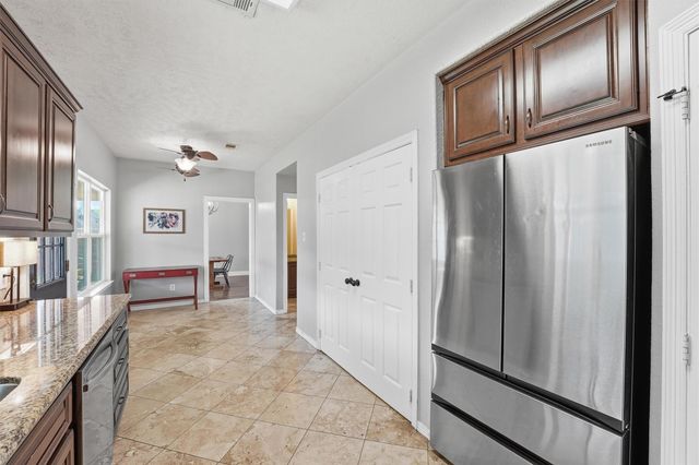 6215 Lake Chase Court, Katy, TX 77493