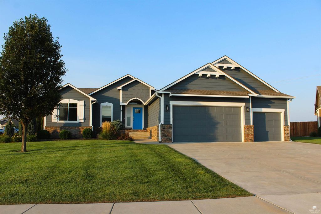 4436 Filaree Court, Manhattan, KS 66502