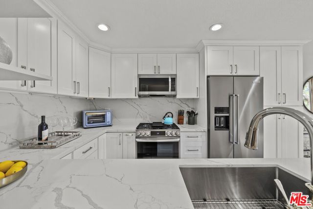 4425 Whitsett Avenue 214, Los Angeles, CA 91604