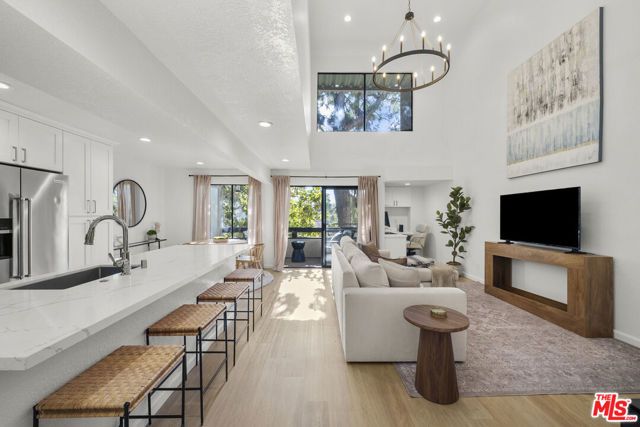 4425 Whitsett Avenue 214, Los Angeles, CA 91604