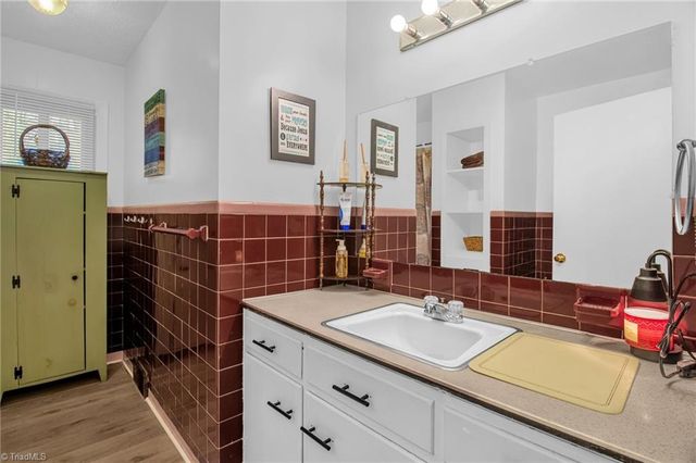 11 swaim Drive, Thomasville, NC 27360