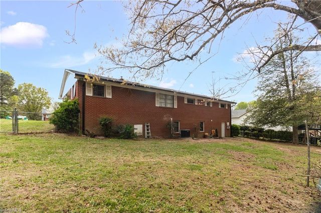 11 swaim Drive, Thomasville, NC 27360