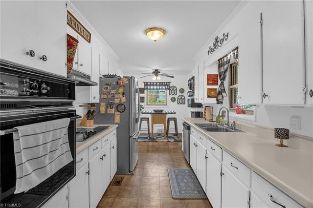 11 swaim Drive, Thomasville, NC 27360