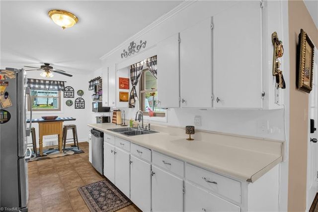 11 swaim Drive, Thomasville, NC 27360