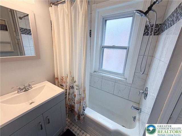 41 Evergreen Street, Nazareth Boro, PA 18064