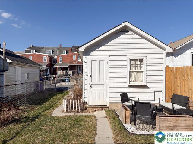 41 Evergreen Street, Nazareth Boro, PA 18064