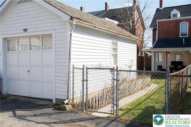 41 Evergreen Street, Nazareth Boro, PA 18064