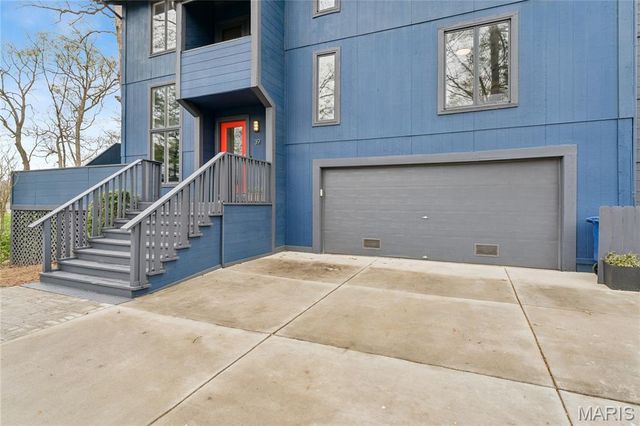 39 Metz Court, Lake St Louis, MO 63367