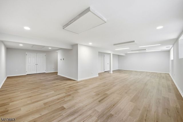 18 Glen Rock Rd, Cedar Grove Twp., NJ 07009