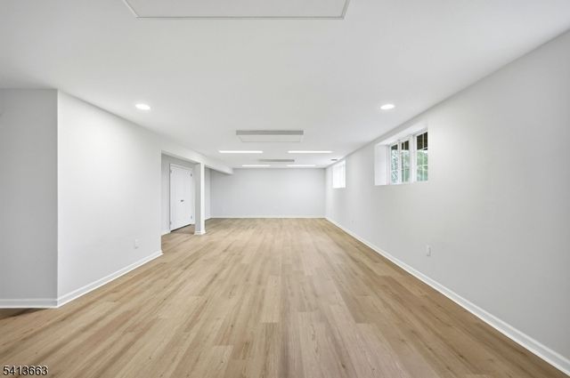 18 Glen Rock Rd, Cedar Grove Twp., NJ 07009