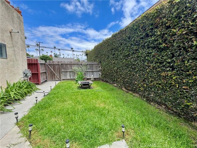 7631 Ellis Avenue B, Huntington Beach, CA 92648