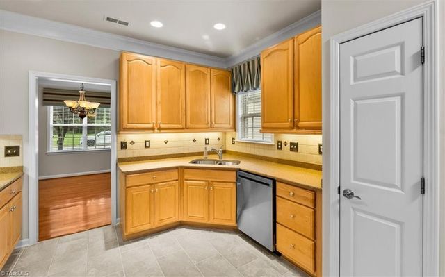 132 Heritage Hill Drive, Jamestown, NC 27282