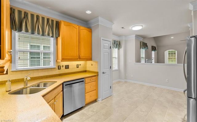 132 Heritage Hill Drive, Jamestown, NC 27282