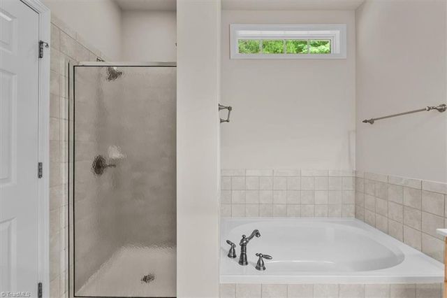132 Heritage Hill Drive, Jamestown, NC 27282