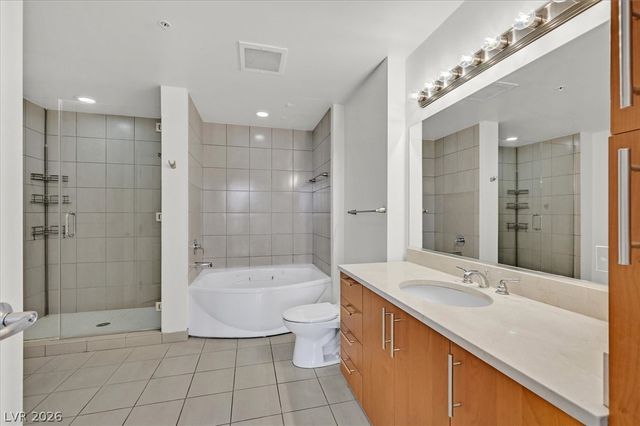 200 West SAHARA Avenue 3702, Las Vegas, NV 89102