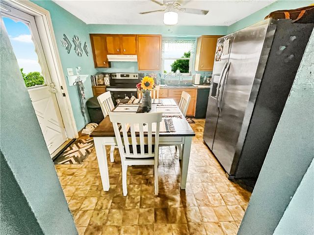 102 Johnston Rd, Bentleyville, PA 15314
