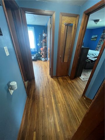 102 Johnston Rd, Bentleyville, PA 15314