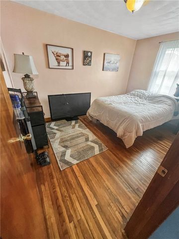 102 Johnston Rd, Bentleyville, PA 15314