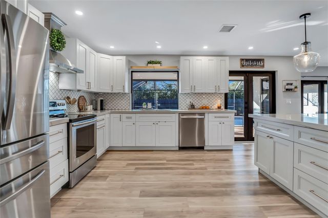 462 NW 113th Terrace, Coral Springs, FL 33071