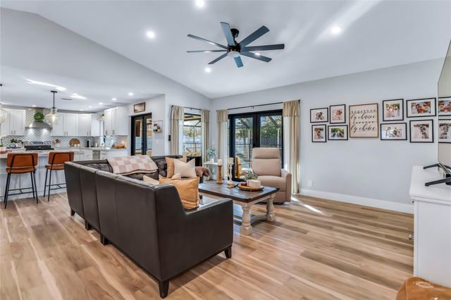 462 NW 113th Terrace, Coral Springs, FL 33071