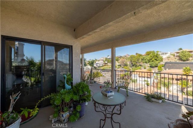 22176 Dogie, Canyon Lake, CA 92587