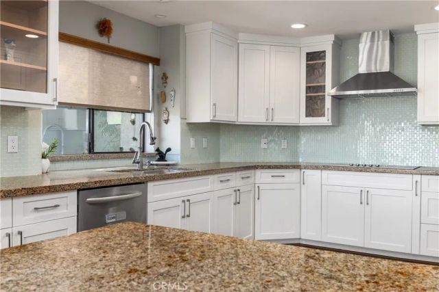 22176 Dogie, Canyon Lake, CA 92587