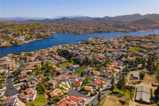 22176 Dogie, Canyon Lake, CA 92587