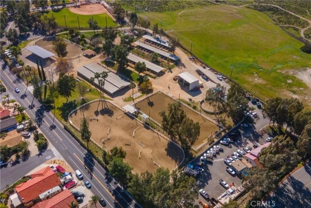 22176 Dogie, Canyon Lake, CA 92587