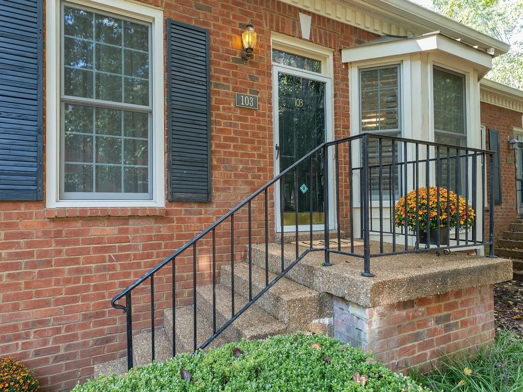 103 Windsor Terrace Dr, Nashville, TN 37221