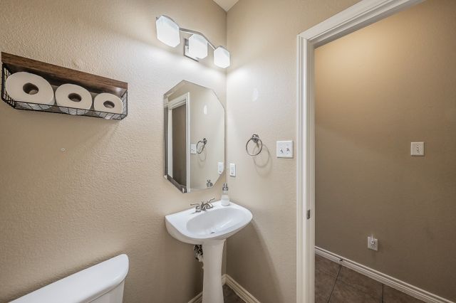 155 N Star Crossing Lane, Weatherford, TX 76088