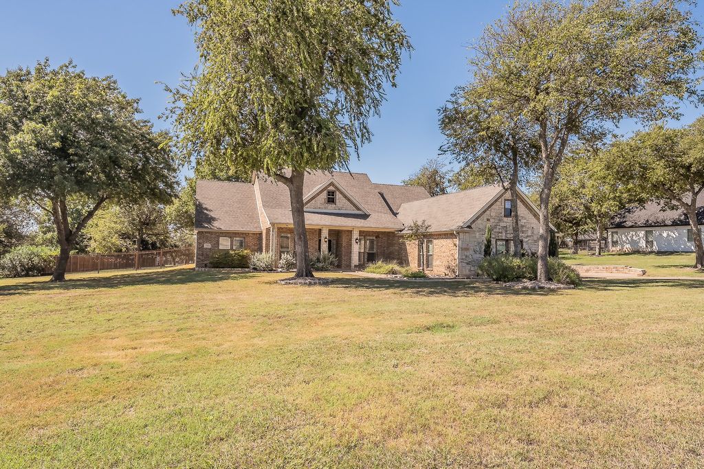 155 N Star Crossing Lane, Weatherford, TX 76088