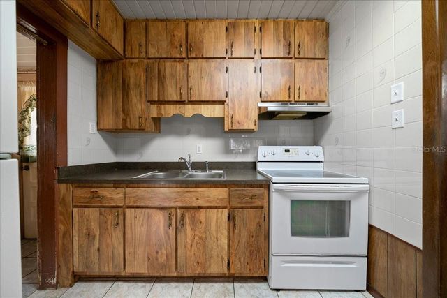 618 NE 21ST STREET, Ocala, FL 34470