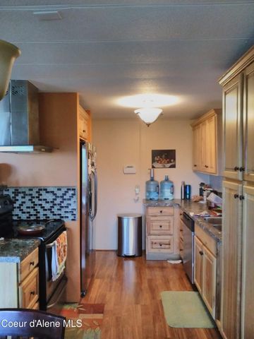 302 School RD, 8, Hope, ID 83836