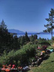 302 School RD, 8, Hope, ID 83836