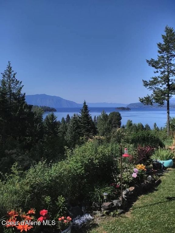 302 School RD, 8, Hope, ID 83836