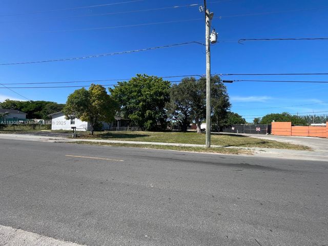 635 NW 22nd Rd, Fort Lauderdale, FL 33311