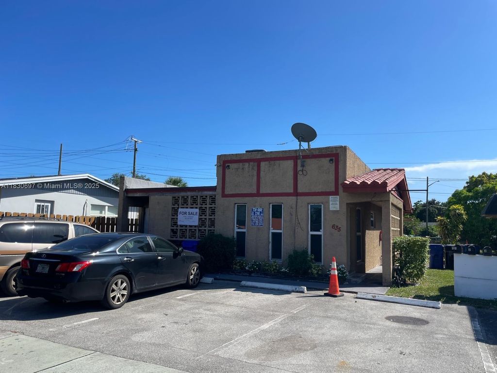 635 NW 22nd Rd, Fort Lauderdale, FL 33311
