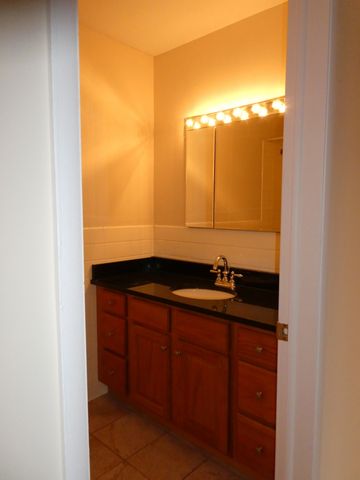 203 West Walk, West Haven, CT 06516