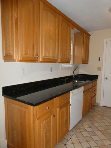 203 West Walk, West Haven, CT 06516