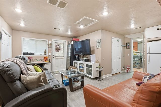 35 Errol Rd, Brockton, MA 02302