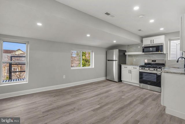 513 MACDADE BLVD, Darby, PA 19023