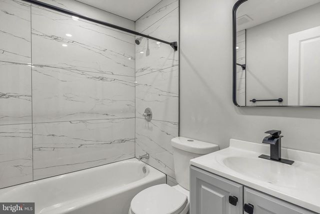 513 MACDADE BLVD, Darby, PA 19023