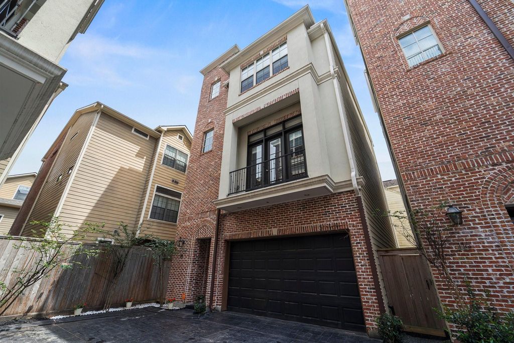 118 Reinerman Street, Houston, TX 77007