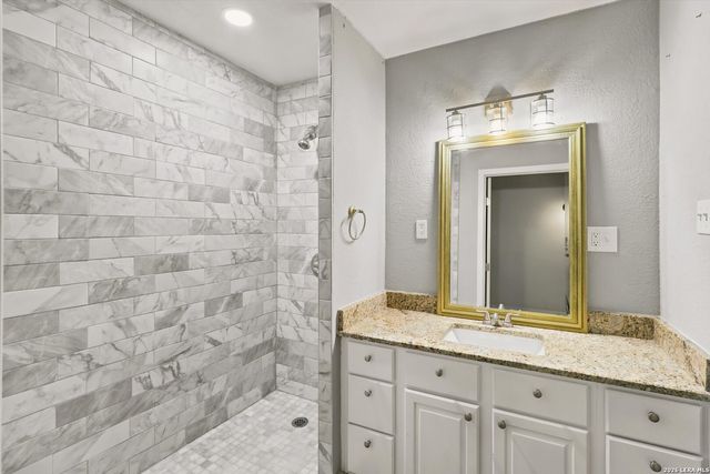 3006 Greenacres, San Antonio, TX 78230