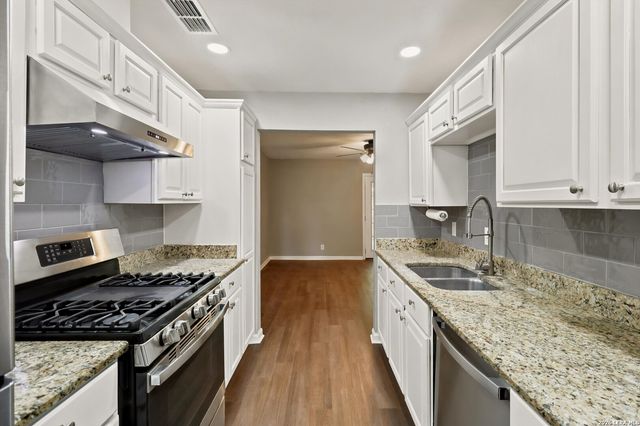 3006 Greenacres, San Antonio, TX 78230