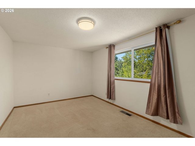 14025 Sw ROCHESTER Dr, Beaverton, OR 97008