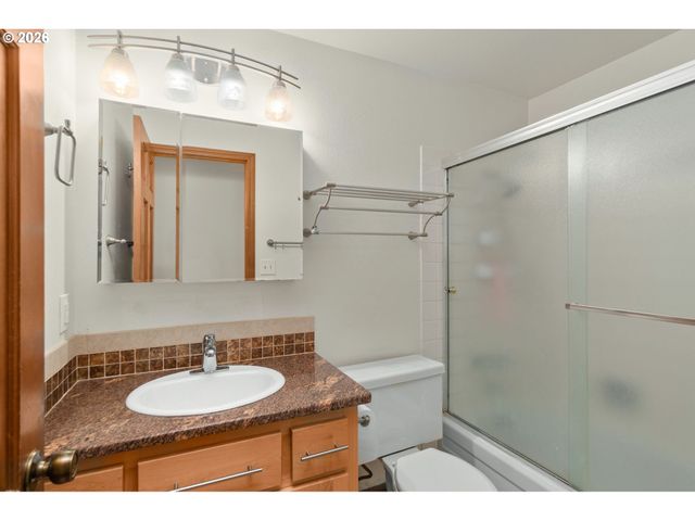 14025 Sw ROCHESTER Dr, Beaverton, OR 97008