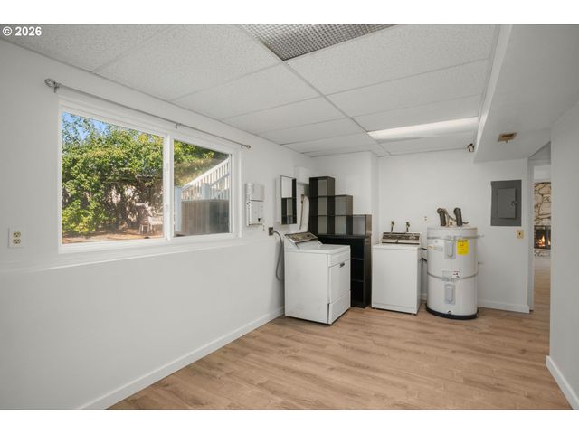 14025 Sw ROCHESTER Dr, Beaverton, OR 97008