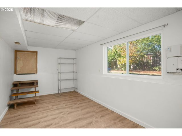 14025 Sw ROCHESTER Dr, Beaverton, OR 97008